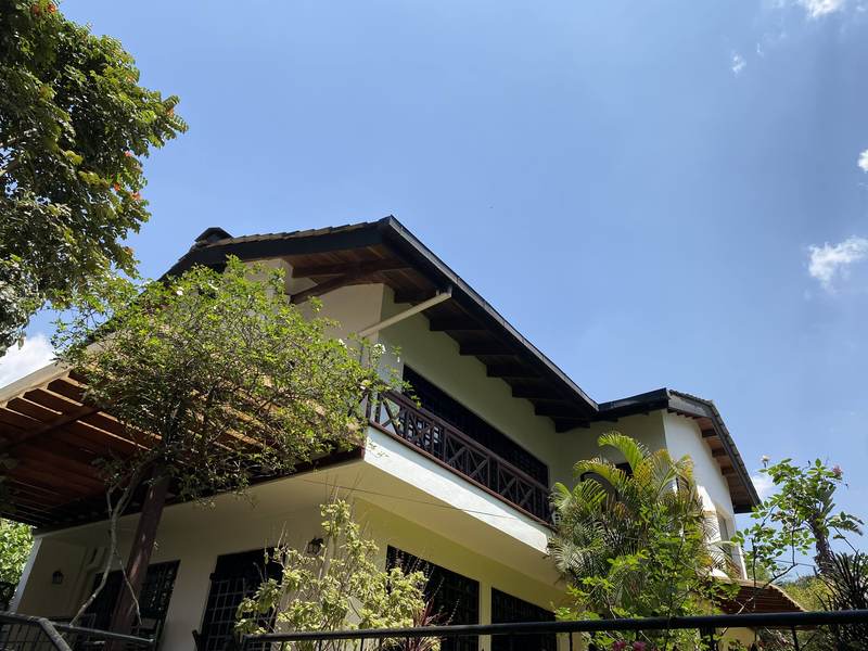 Manor on Lower Kabete - Cottage Bathroom